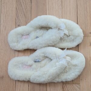 UGG Cream Fluffy Slippers